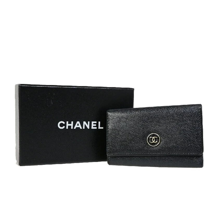 Wallets with bold patterns-Chanel Logo Cc  Leather Wallet  (Pre-Owned)