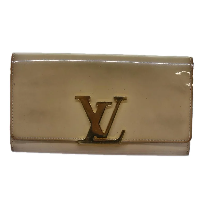 Keychains with wood tags-Louis Vuitton Louise  Patent Leather Wallet  (Pre-Owned)